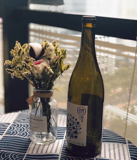 品味新年 1500顆A級(jí)藍(lán)莓釀一瓶，青島藍(lán)莓酒成過(guò)年碰杯新寵